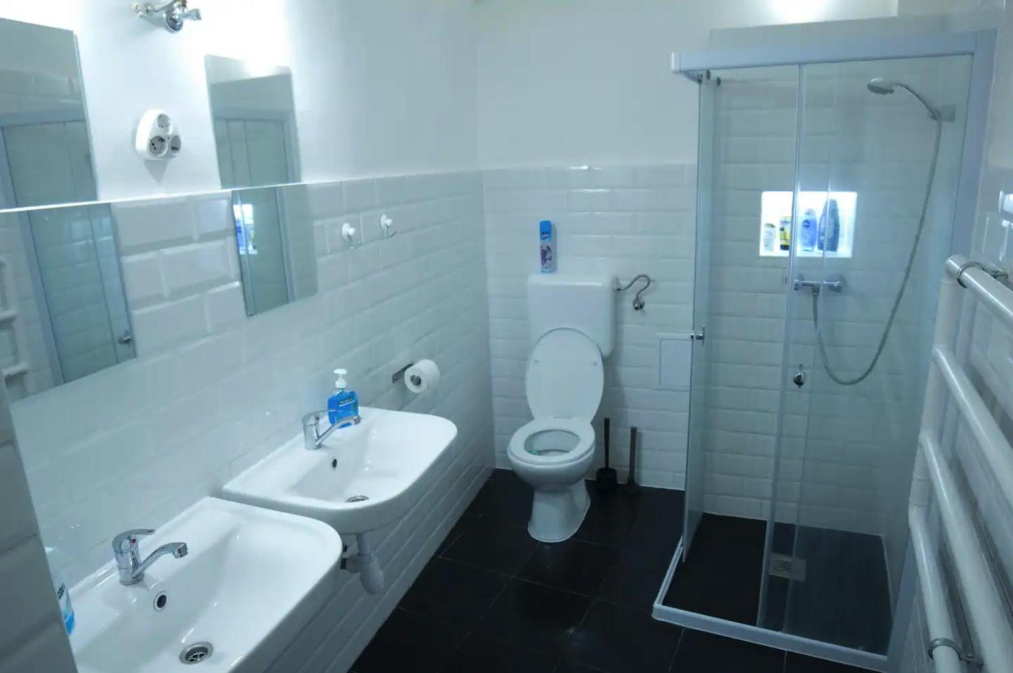 Bed'N'Beer Apartment บูดาเปสต์ ภายนอก รูปภาพ